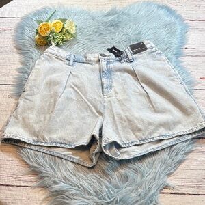 NWT Express Super High Rise Light Wash Shorts sz L